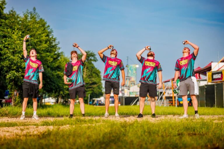 Sugababes en Willeke Alberti naar de Zwarte Cross