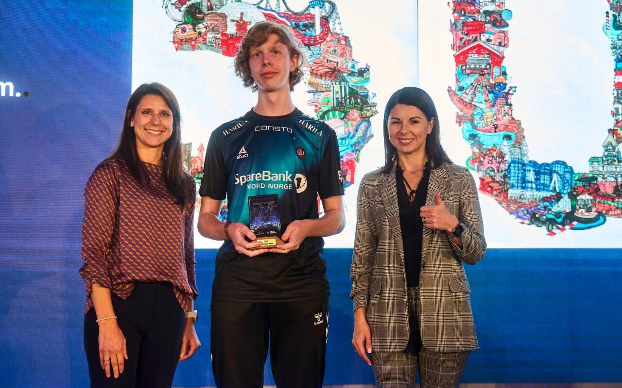 De 17-jarige Joey van Walraven uit Mijdrecht wint internationale Art-Contest van Europa-Park. Zijn kunstwerk is tot oktober 2025 te bewonderen in het park.