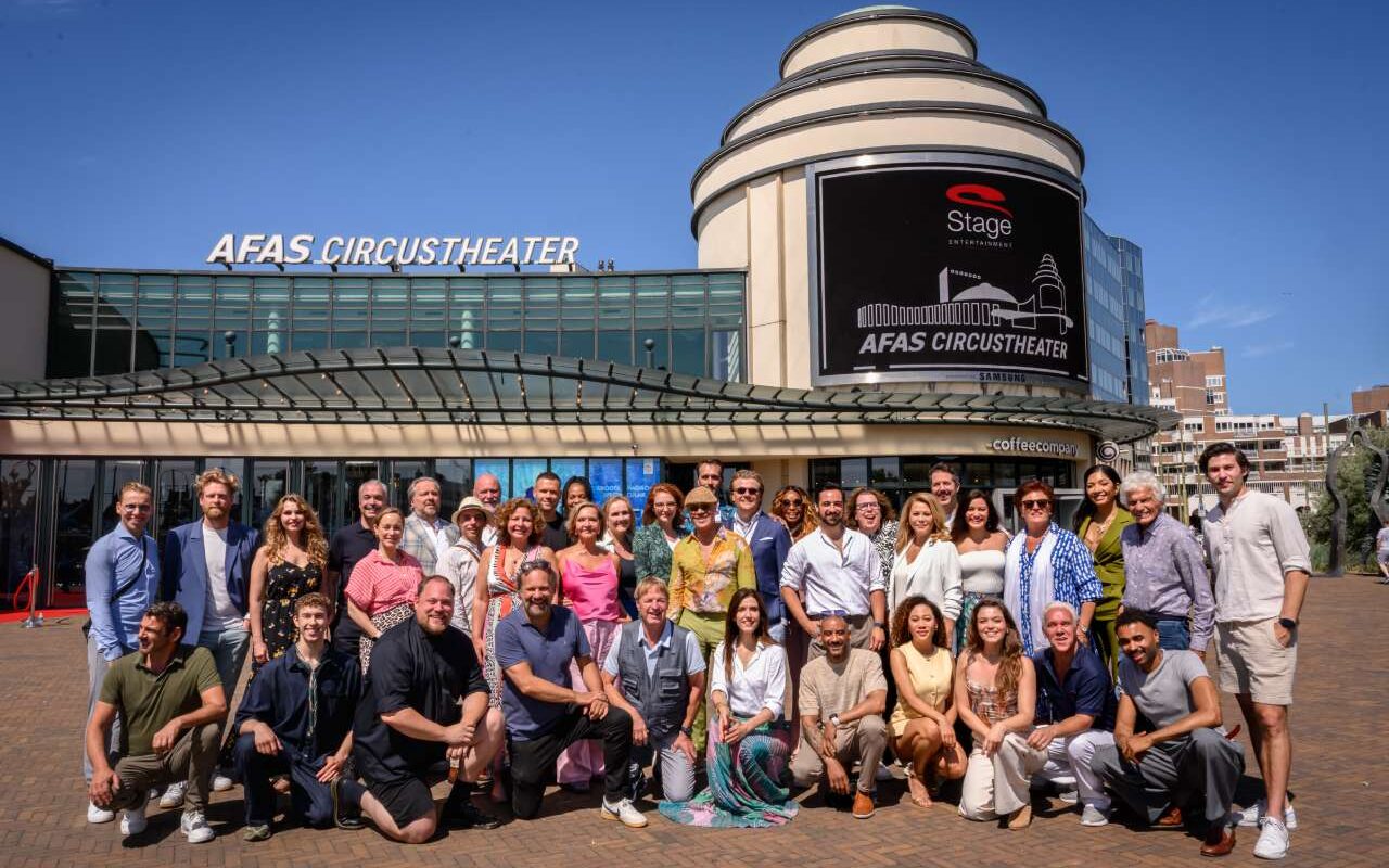 groepsfoto castleden walk of fame circustheater scheveningen
