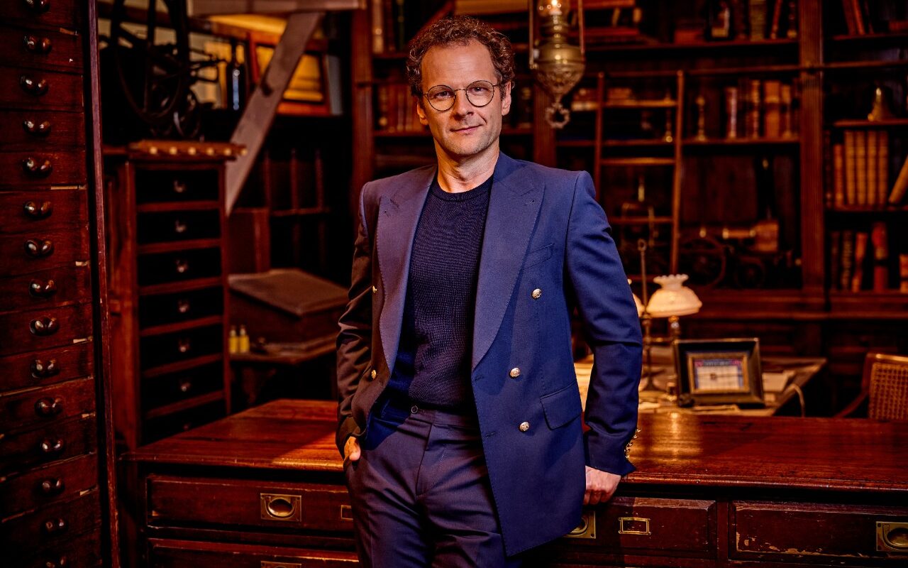 Valentijn van Hall speelt Harry Potter in Nederlandse productie van Harry Potter en het Vervloekte Kind Valentijn van Hall speelt Harry Potter in Nederlandse productie van Harry Potter en het Vervloekte Kind