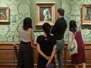 Mauritshuis introduceert ticketprijs van 4 euro na 4 uur ’s middags en ontving in 2025 niet eerder zoveel bezoekers